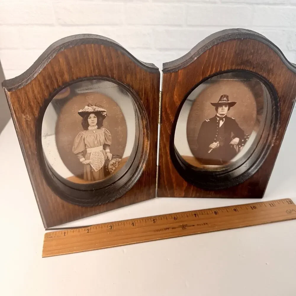 Vintage 5x7 Wooden Double Photo Frame with Mirrored Oval Photos Etched